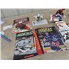 Image 3 : 4 Hockey Figurines, Hockey Statistic Books, Trivia & Magazine