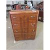 Image 1 : 4 Drawer Dresser 40" x 28" x 17"