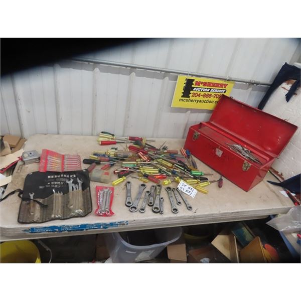 Metal Tool Box, Large Amount of Screwdrivers, Ratchet, Wrenches, Wrench Set, Precision tools