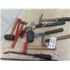 Image 3 : 2 Bolt Cutters, Hammer, Prys, Punch , Letter Punch