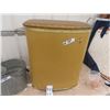Image 3 : Hamper, Galvanized Mop Pail, Garbage Can