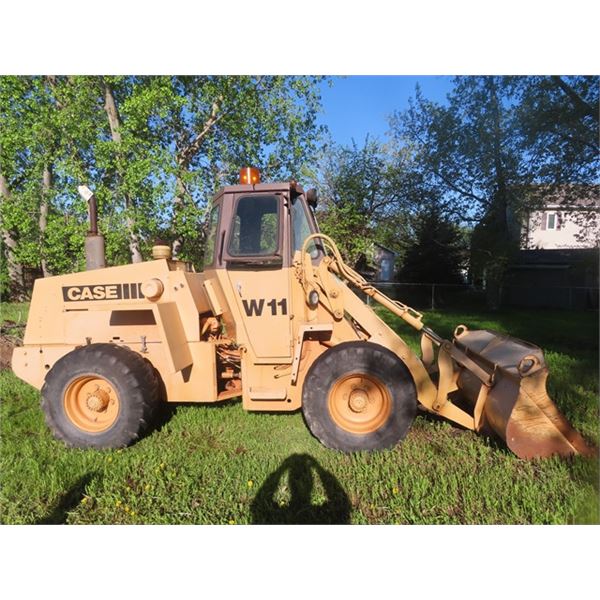 Case W11 Diesel 4 Cylinder STD with 3 Speed Shuttle Front + Rear , 1 Yard Wheel Loader, 7832 Hours S