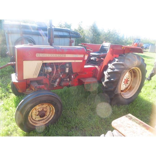 International 574 Diesel, Power Steering, 3 PTH 540 /1000 PTO Hydraulic  16.9-30 High/Low Range - Br