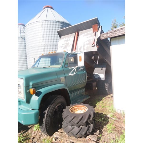 1975 Chevy Model C-60 366 Gas 5 Speed x 2 98817 Miles with 10.5 ' Gravel Box & Telescoping Hoist - W
