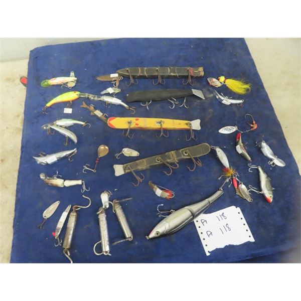 33 Fishing Lures - Some Wooden, Some Muskie, Scaler