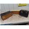 Image 5 : 3 Radios : 1) Fleetwood, 1) Motorola, 1) RCA