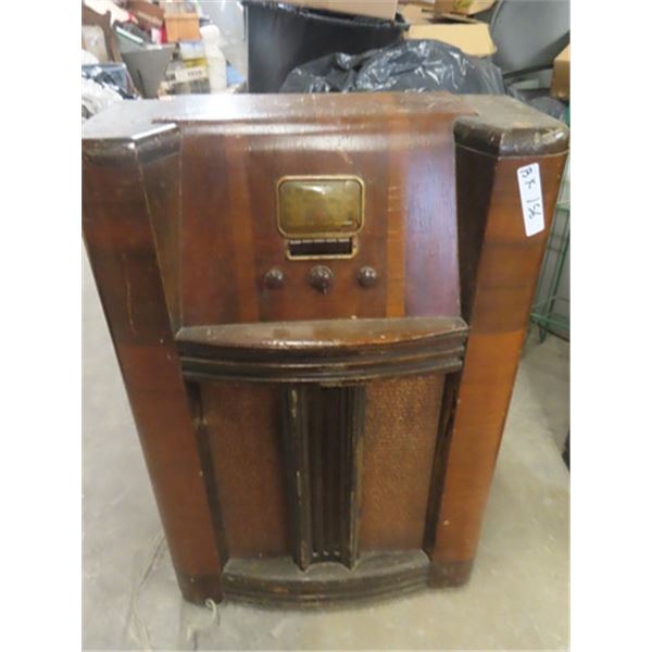 Crosley Cabinet Radio