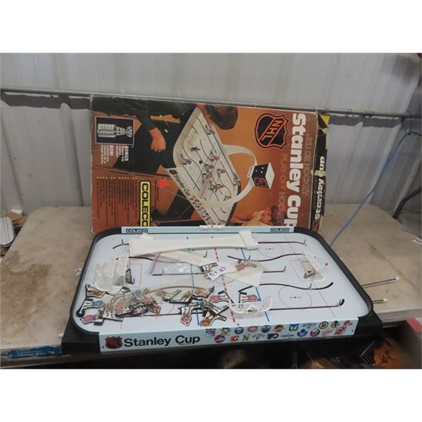 Coleco Stanley Cup Rod Hockey Game with Players