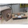Image 2 : Pet Kennel Vehicle Divider, Food Bin & Dish