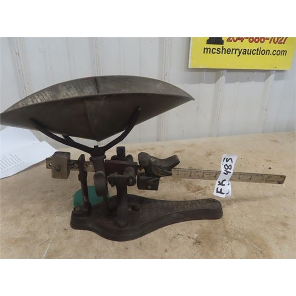 Scale with Bird Leveler