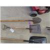 Image 3 : 5 Shovels - 1 Aluminum & Spade
