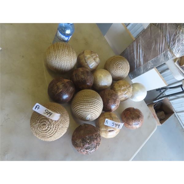 14 Decorative Balls