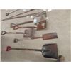 Image 2 : 8 Hand Yard Tools ; Shovels, Forks, Hoe