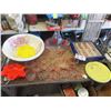 Image 1 : Glasses, Punch Set, Basin, Chicken Delight Plate