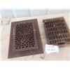 Image 1 : 2 Cast Grates