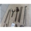 Image 2 : Pipe Wrenches, Pry Bars, Tap + Die Set