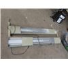 Image 1 : 2 Florescent Light Fixtures