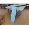 Image 3 : Retro Chrome Leg Table with 2 Leaves & 1 Chair