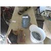 Image 1 : 15 lb 2" Fencing Staples, 40lbs Roofing Nails Some Wire