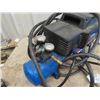 Image 2 : 1.5 HP 3 Gal Air Compressor