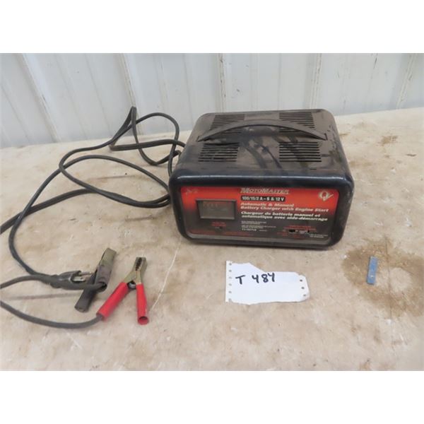 Motomaster 6V + 12 V Battery Charger