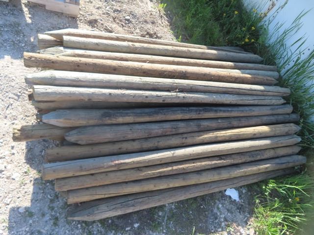 Fence Posts Sharpened 45 -6' Treated Fence Posts - Sharpened - McSherry Auction Service Ltd.
