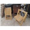 Image 1 : 4 Folding Chairs