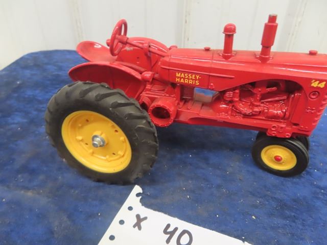 Massey Harris 44 1 16 Scale Die Cast Tractor massey-harris-44-1-16-scale-die-cast-tractor