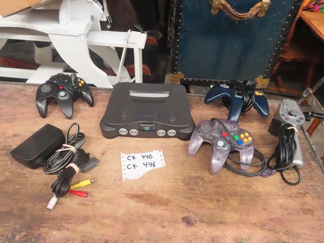 Nintendo 64 & Extra Controllers