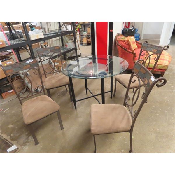 Sunroom Table 31  x 42  Wide & 4 Chairs