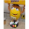 Image 2 : M&M Store Display Server 46" x 26"