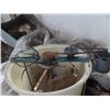 Image 2 : Jones 4 Bat Honey Extractor Located South of Arborg - for Viewing & Pick Up Contact 431-276-1533 6 M