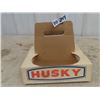 Image 1 : Vintage Husky Oil Cardboard Oil Can Carrier