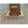 Image 2 : Vintage Husky Oil Cardboard Oil Can Carrier