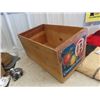 Image 2 : 2 Vintage Wool Blankets & Fruit Crate