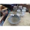 Image 1 : Granite Strainer, Pyrex Cannisters