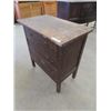 Image 2 : 3 Drawer Dresser 33" X 30" X 18"