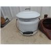 Image 2 : (gs) Enamel Slop Pail & 2 Chamber Pans