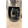 Image 8 : BLACK AND DECKER COFFEE MAKER, COFFEE GRINDER AND TOASTESS BELGIAN WAFFLE MAKER