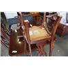 Image 8 : THOMASVILLE QUEEN ANNE MAHOGANY DINING TABLE WITH LEAF AND 6 CHAIRS