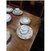 Image 2 : 58 PIECES PAR FINE CHINA DINNERWARE