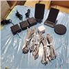 Image 2 : 3 AS NEW WIRELES CHARGERS ANDF 5 APPLE/TYPE C CORDS WITH BLOCK RETAIL $200