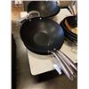 Image 2 : TOTE OF STORE RETURN WOKS