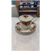 Image 8 : ROYAL ALBERT OLD COUNTRY ROSE CHINA - SMALL PLATTER, VEGETABLE BOWL, 7 CUPS AND SAUCERS, CANDLESTICK