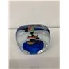 Image 4 : Lot of 3 Beautiful Glass Paperweight Decorations