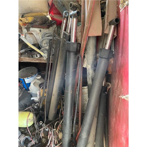 Pallet hydraulic cylinders