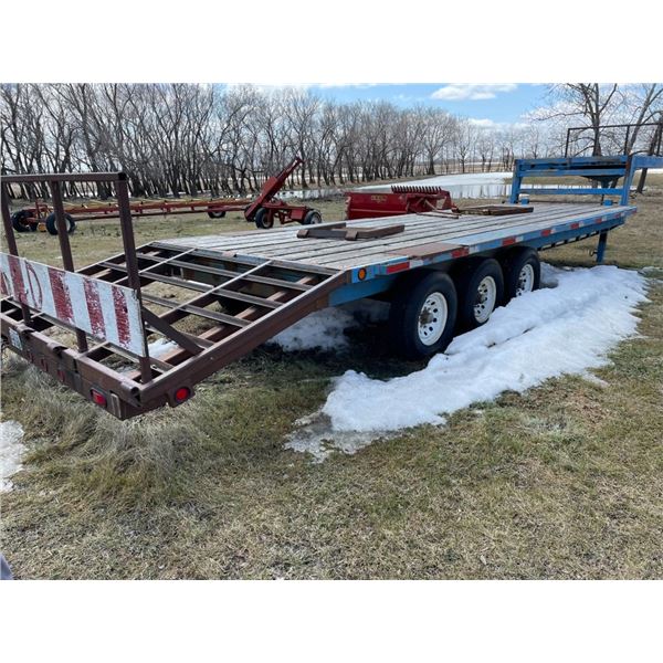 24 ft Gooseneck Flatbed trailer