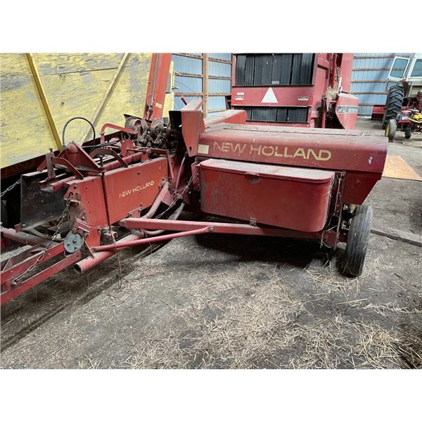 NH 273 square baler