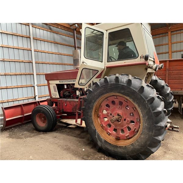 IHC 966 tractor (Blade sold seperatly next lot)