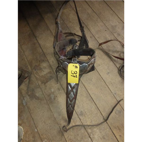 SILVER BREAST COLLAR